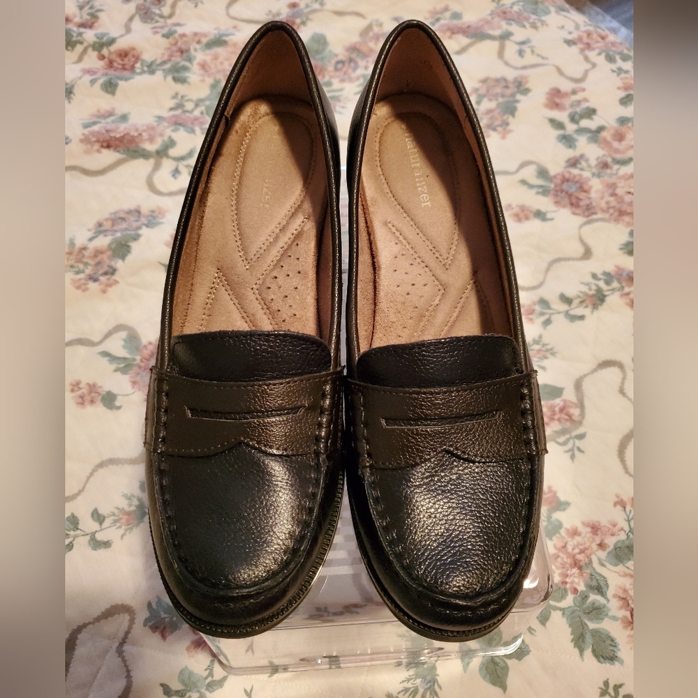 Naturalizer Balfour Black Leather loafers slip on shoes